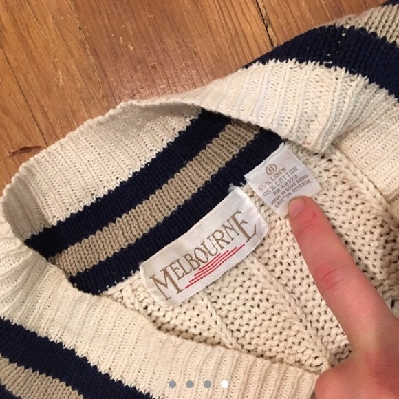 Vintage White (cream?) cable knit v neck sweater - Picture 4 of 4